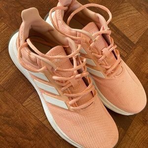 Adidas women’s tennis shoes SZ 9.5